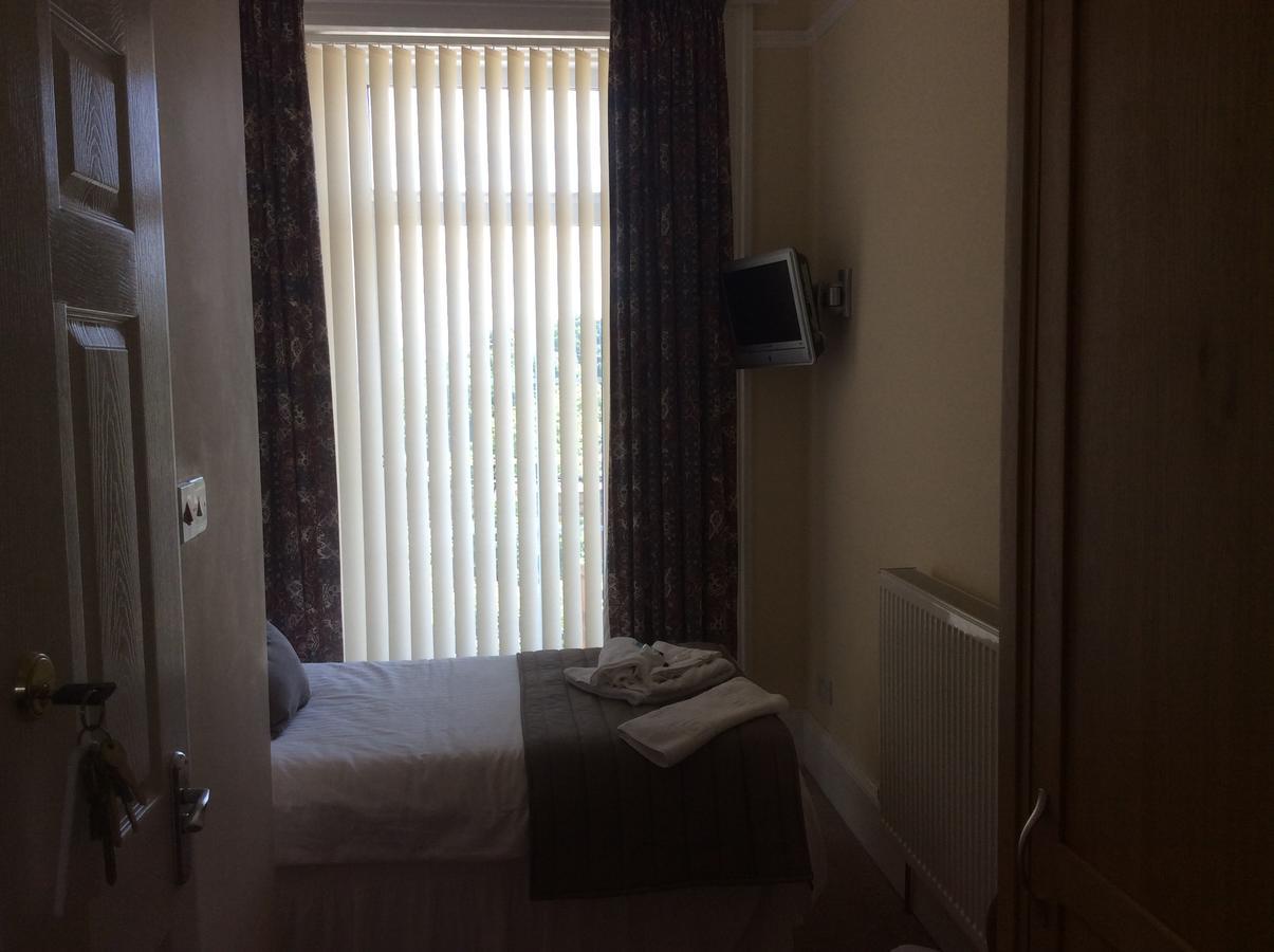 Coombe Court Hotel Торки Экстерьер фото