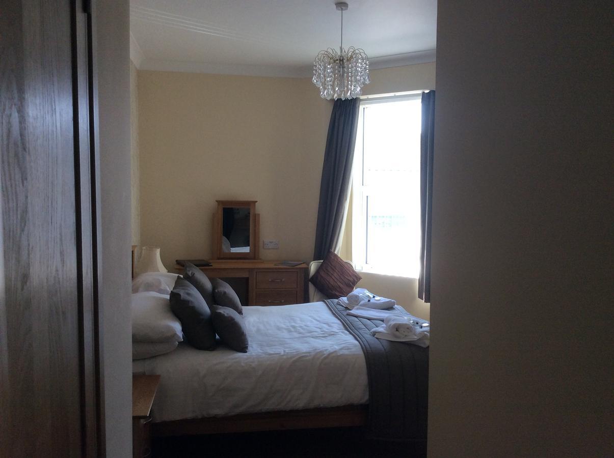 Coombe Court Hotel Торки Экстерьер фото